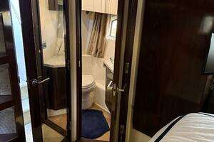 2016 Sea Ray 40 Sundancer thumbnail 13