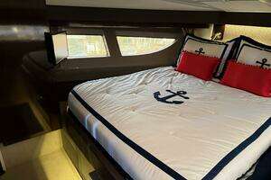 2016 Sea Ray 40 Sundancer thumbnail 12