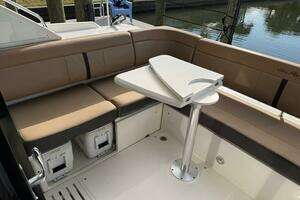 2016 Sea Ray 40 Sundancer thumbnail 19