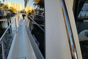 52FT (16.1M) PRESTIGE Worth Avenue Yachts