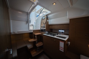 34ft Jeanneau Yacht For Sale