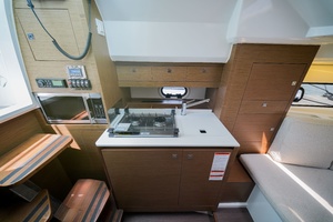 34ft Jeanneau Yacht For Sale