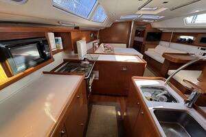 2009 Beneteau 49 thumbnail 11