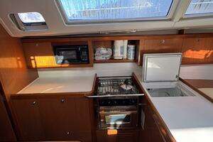 2009 Beneteau 49 thumbnail 12