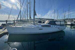 2009 Beneteau 49 thumbnail 1