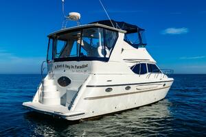 Photo 5927228 for 1999 Maxum 4100 SCA Motor Yacht  