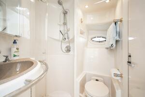 Photo 5927247 for 1999 Maxum 4100 SCA Motor Yacht  