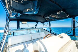 Photo 5927237 for 1999 Maxum 4100 SCA Motor Yacht  