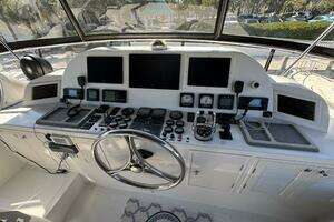 2004 Altima 55 Pilothouse thumbnail 16
