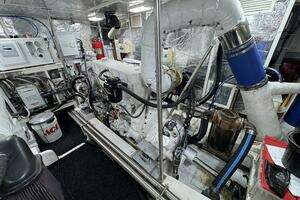 2004 Altima 55 Pilothouse thumbnail 54