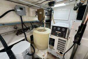 2004 Altima 55 Pilothouse thumbnail 64