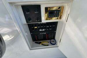 2004 Altima 55 Pilothouse thumbnail 17
