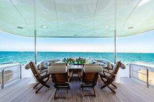2001 Lazzara Yachts 94 Motor Yacht thumbnail 4