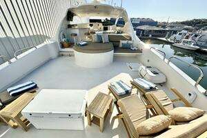 2001 Lazzara Yachts 94 Motor Yacht thumbnail 54