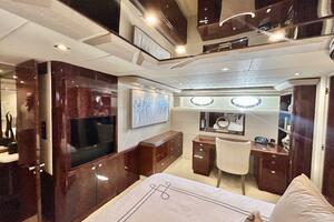 Serendipity 94ft Lazzara Yachts Yacht For Sale