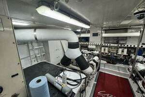 2001 Lazzara Yachts 94 Motor Yacht thumbnail 63