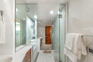 Serendipity 94ft Lazzara Yachts Yacht For Sale