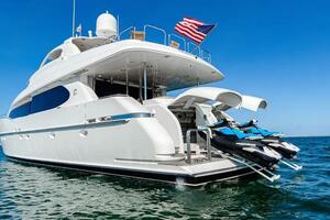 Serendipity 94ft Lazzara Yachts Yacht For Sale