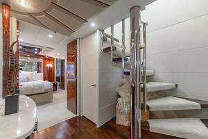 2001 Lazzara Yachts 94 Motor Yacht thumbnail 24