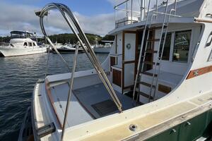1986 Wilbur Flybridge Cruiser thumbnail 12
