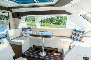 2013 Cruisers Yachts 48 Cantius thumbnail 20