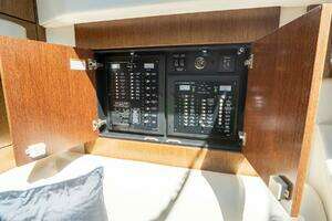 2013 Cruisers Yachts 48 Cantius thumbnail 33
