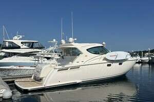 2013 Tiara Yachts 4500 Sovran thumbnail 1