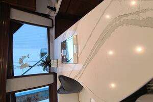 2024 Viking 54 Convertible thumbnail 6