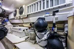 Viking 64 - Big Blue - Engine Room