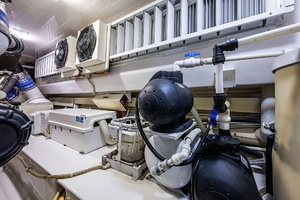 Viking 64 BIG BLUE - Engine Room