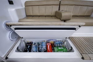Viking 64 BIG BLUE - Cockpit Ice Chest
