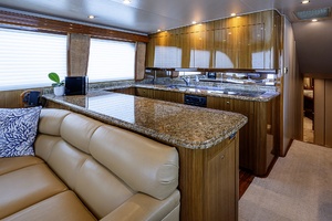 Viking 64 BIG BLUE - Salon/Galley