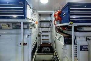 Viking 64 BIG BLUE - Engine Room
