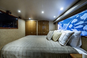 Viking 64 BIG BLUE - Master Stateroom
