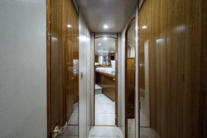 Viking 64 BIG BLUE - Interior