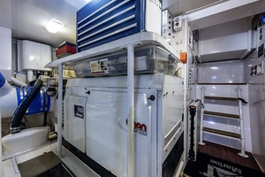 Viking 64 BIG BLUE - Engine Room