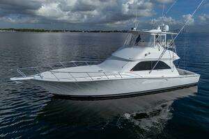 2004 Viking 48 Convertible thumbnail 2