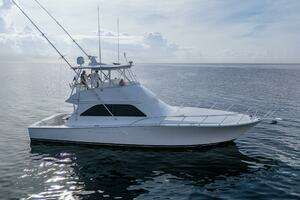 2004 Viking 48 Convertible thumbnail 1