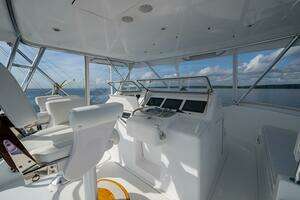 2004 Viking 48 Convertible thumbnail 37