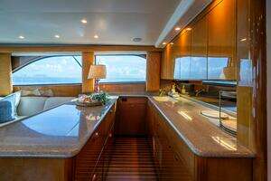 2004 Viking 48 Convertible thumbnail 16