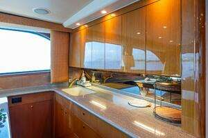 2004 Viking 48 Convertible thumbnail 13
