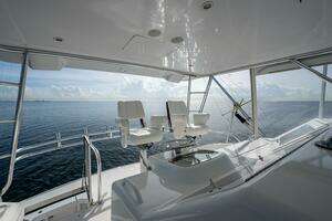 2004 Viking 48 Convertible thumbnail 45