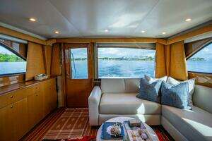 2004 Viking 48 Convertible thumbnail 10