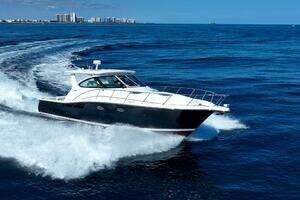 2004 Tiara Yachts 4200 Open thumbnail 2
