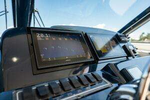2004 Tiara Yachts 4200 Open thumbnail 39