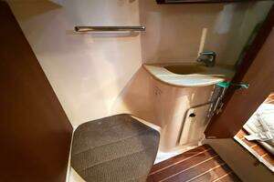2002 Tiara Yachts 4000 Express thumbnail 15
