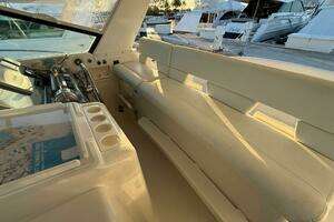 2002 Tiara Yachts 4000 Express thumbnail 8