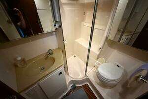 2002 Tiara Yachts 4000 Express thumbnail 16