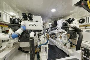 Viking 68 JO-LI - Engine Room