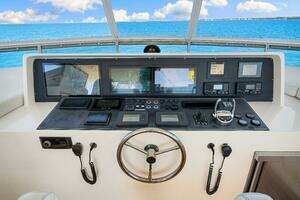 2010 Ocean Alexander 83 Motor Yacht thumbnail 52
